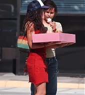 Filename=Zoe_Kravitz_Lisa_Bonet_having_icecream_01.JPG
Filesize=319KiB
Dimensions=1200x1648
Date added=Aug 21, 2010 Zoe_Kravitz_Lisa_Bonet_having_icecream_01.JPG