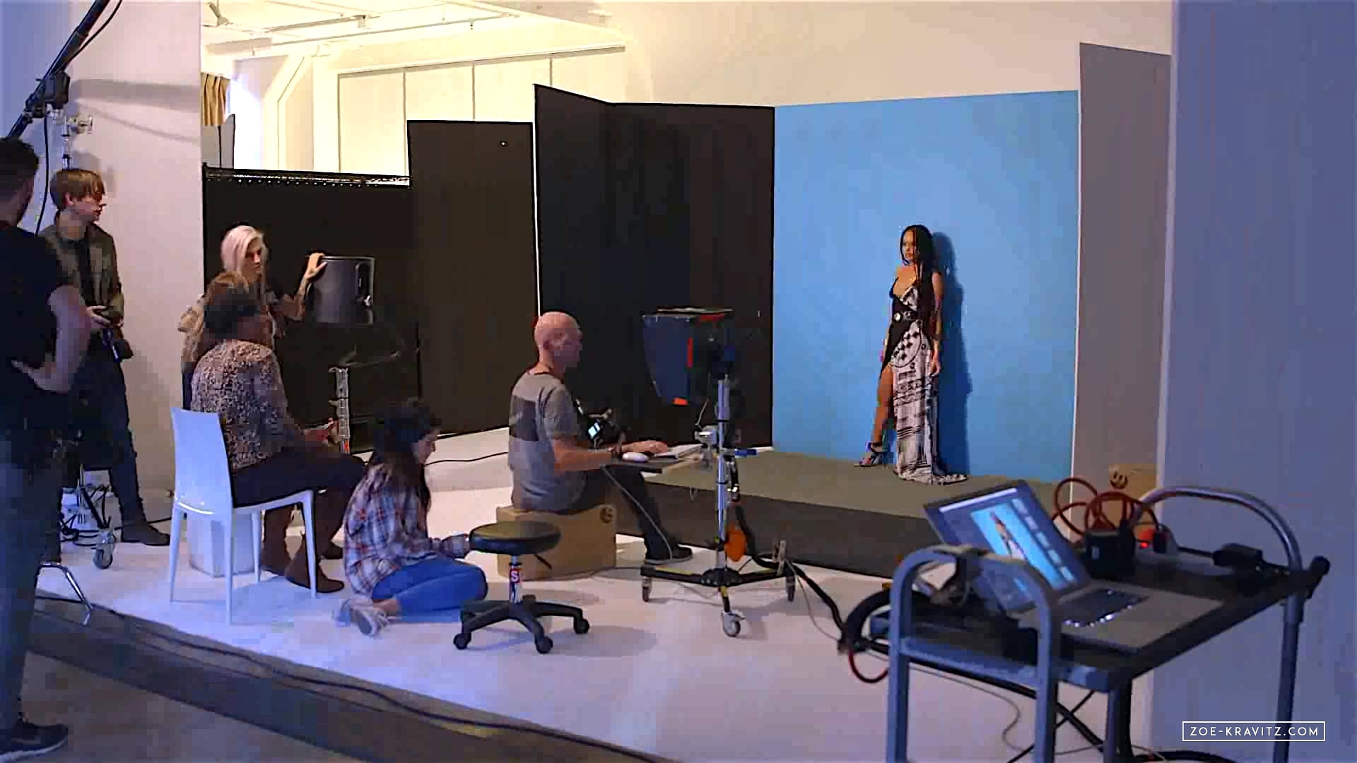 Behind_the_Scenes_with_Zoe_Kravitz_avi0013.jpg