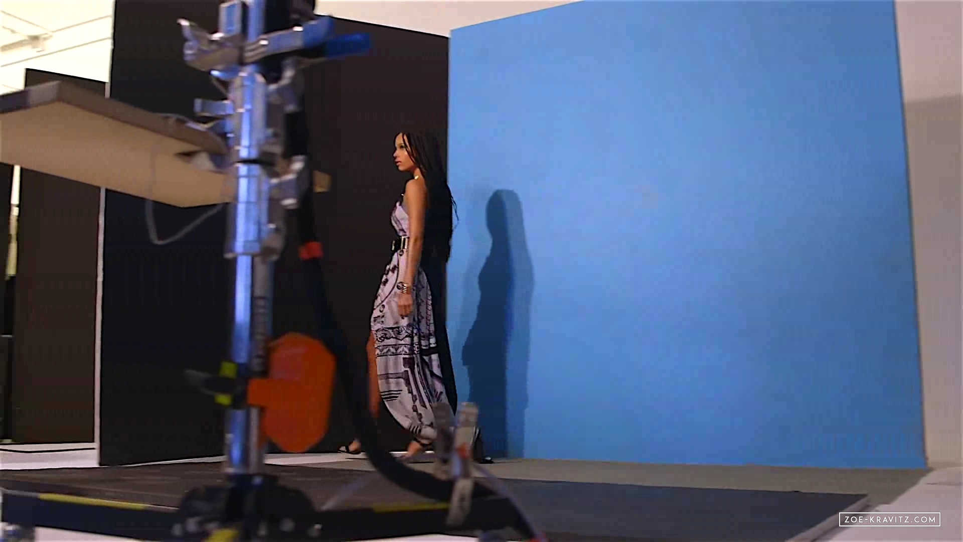 Behind_the_Scenes_with_Zoe_Kravitz_avi0030.jpg