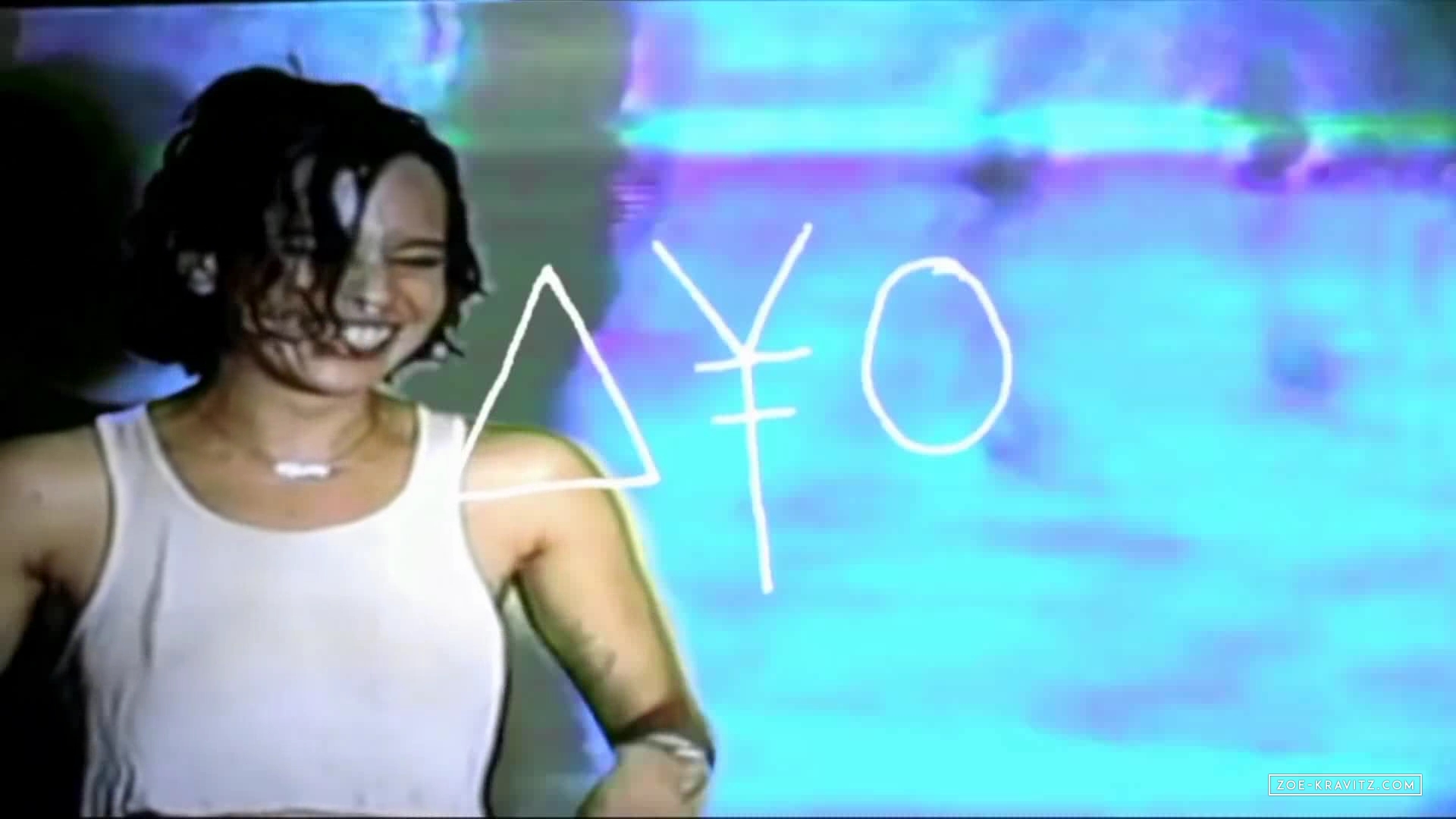 AYO_28Official_Music_Video29_avi0004.jpg