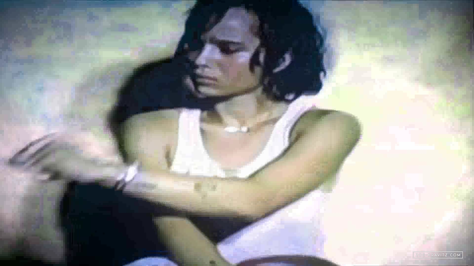 AYO_28Official_Music_Video29_avi0108.jpg