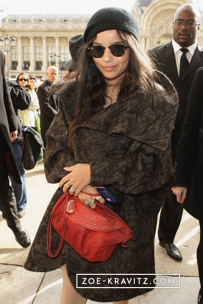 Zoe_Kravitz_Chanel_Fashion_Show_02.jpg