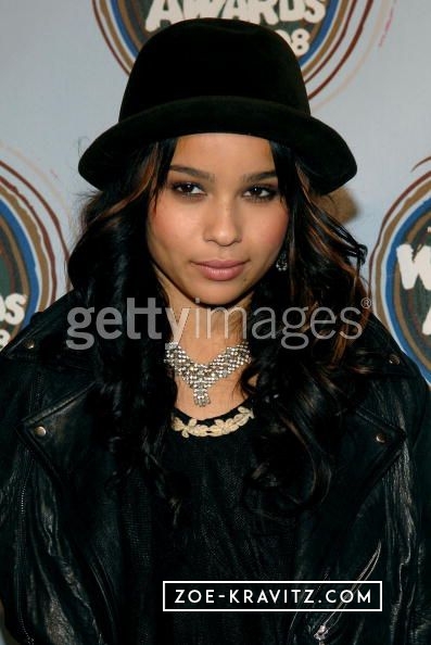 Zoe_Kravitz_attending_the_2008_mtvU_Woodie_Awards_01.jpg