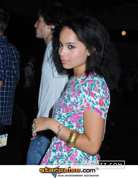 Zoe_Kravitz_I_Heart_Ronson_Celebration_02.jpg