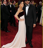 Lenny_and_Zoe_Kravitz_attending_the_2010_Oscars_05.jpg