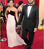 Lenny_and_Zoe_Kravitz_attending_the_2010_Oscars_07.jpg