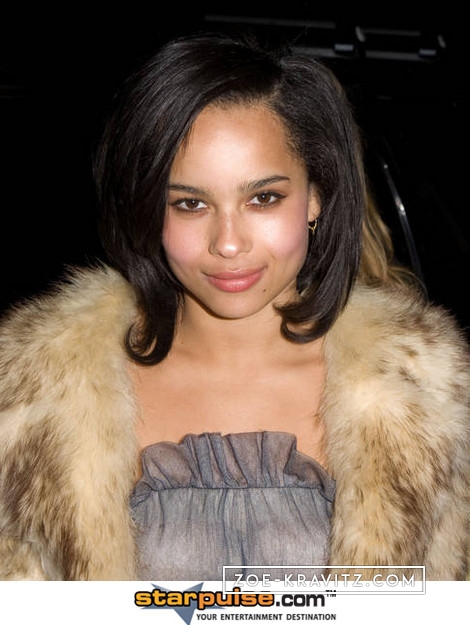 Zoe_Kravitz_attending_5th_annual_Chanel_dinner_02.jpg