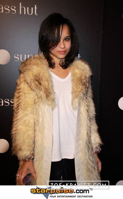 Zoe_Kravitz_attending_opening_of_Sunglass_Hut.jpg