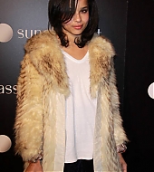 Zoe_Kravitz_attending_opening_of_Sunglass_Hut.jpg