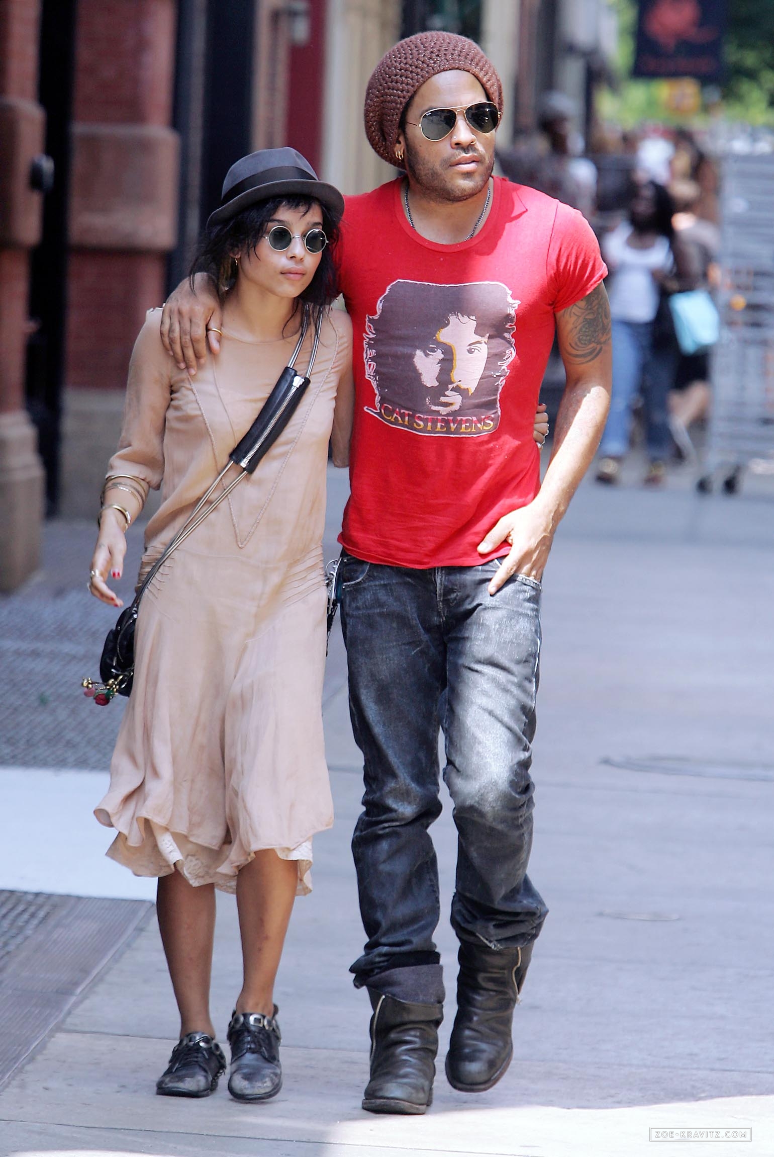 Zoe_Kravitz_Lenny_Kravitz_street_pic_07.jpg